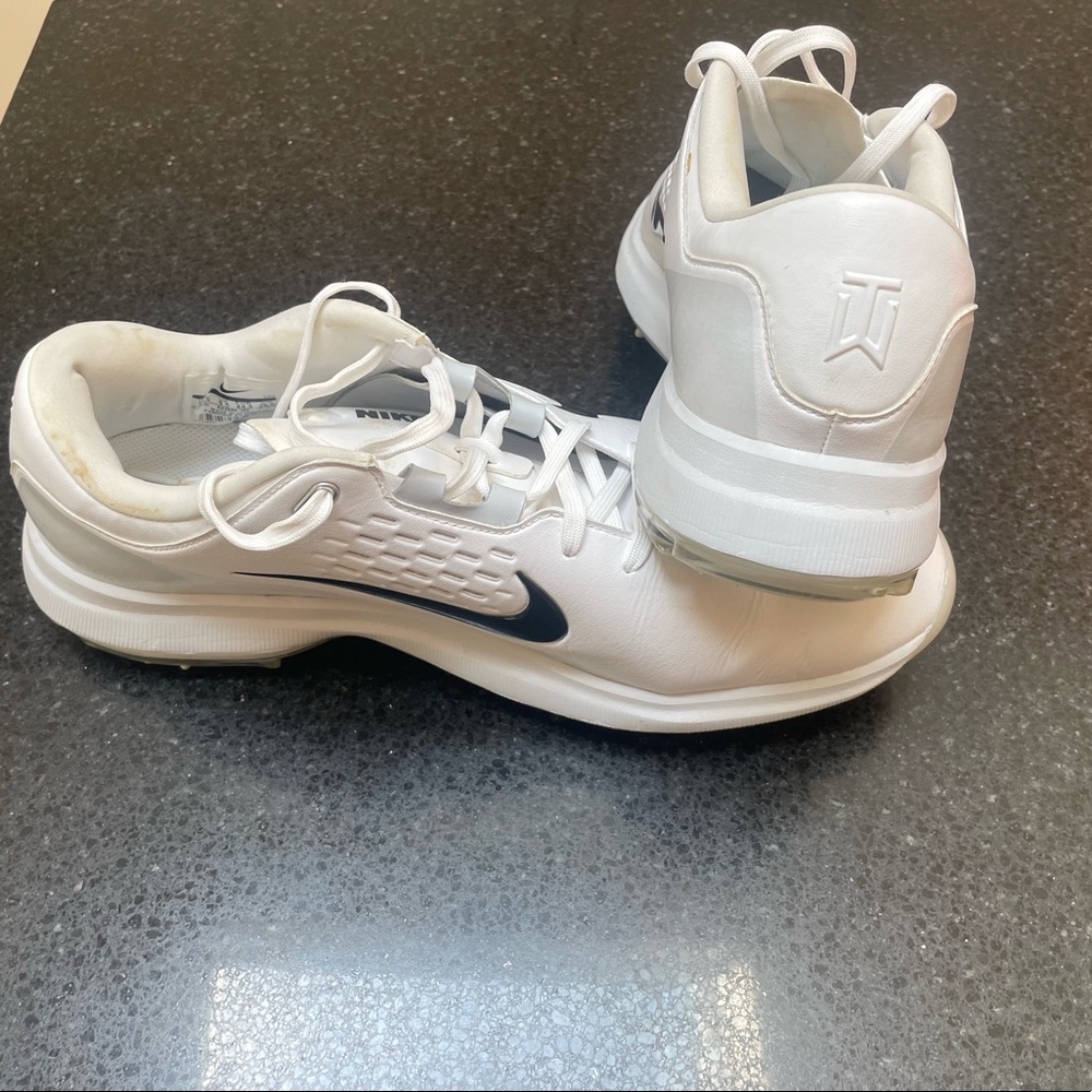 Nike Tiger Woods golf shoes sz. 10.5 used lightly